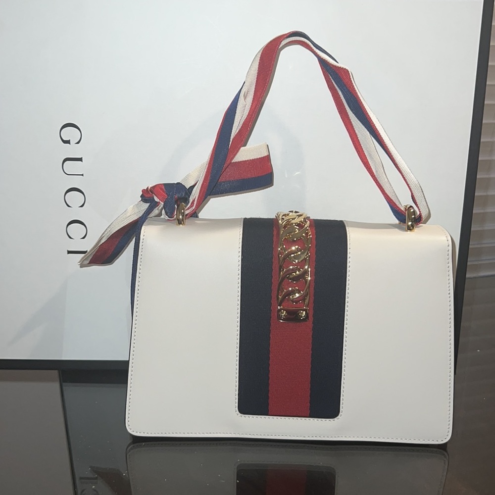 Gucci Sylvie handbag - Picture 5 of 16